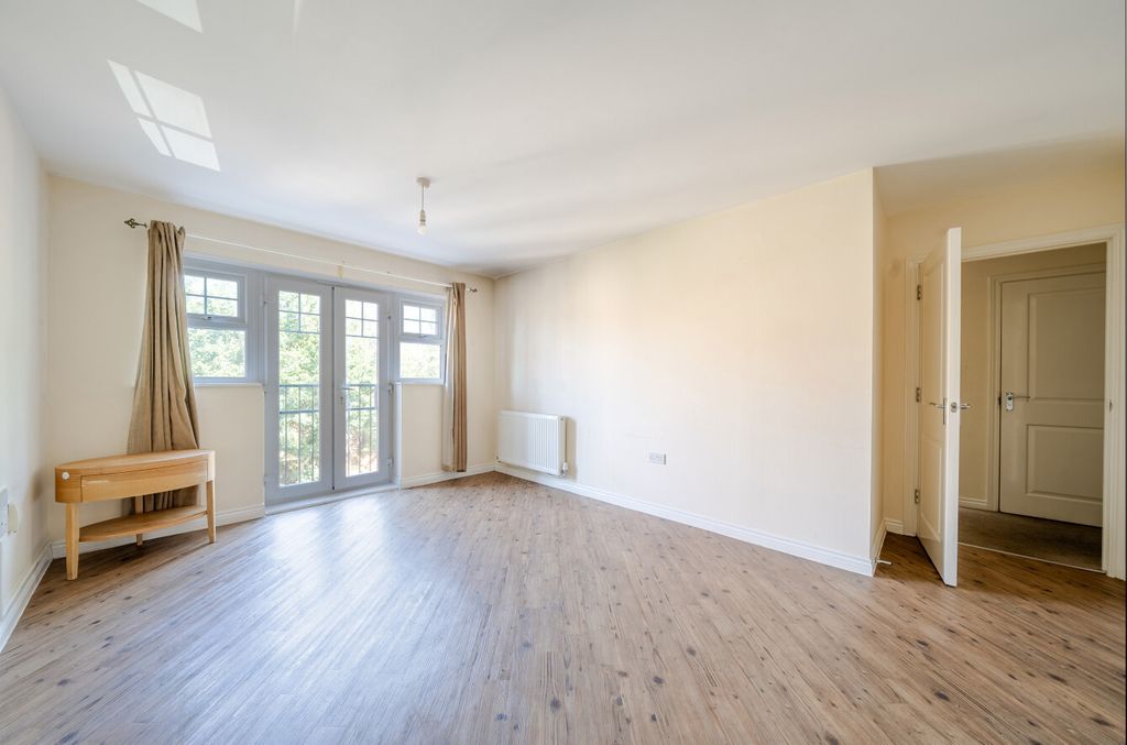 Property photo 2 of 13 1494072-2-6A550ba...