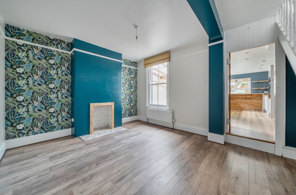 Property photo 3 of 24 Dining Room