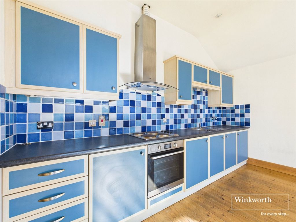 Property photo 3 of 8 Picture No. 17