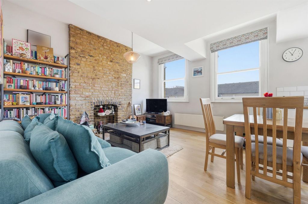 Property photo 2 of 18 2