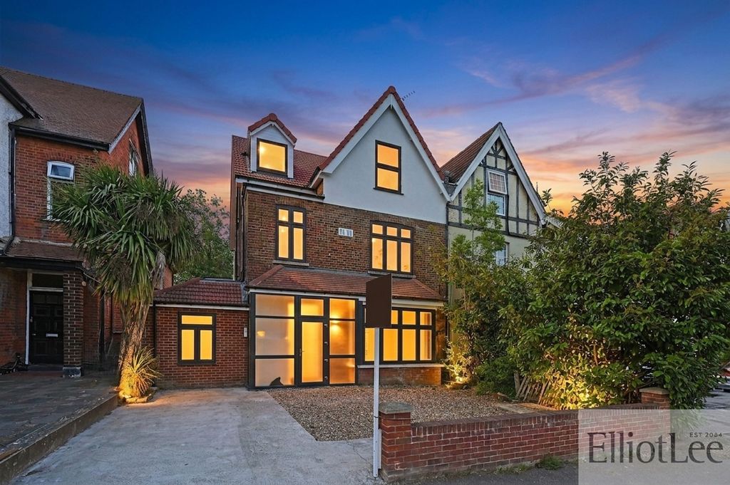 Property photo 1 of 9