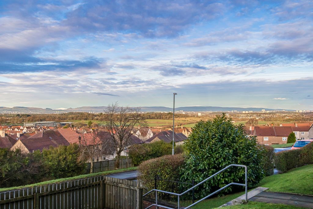 Property photo 2 of 16 002