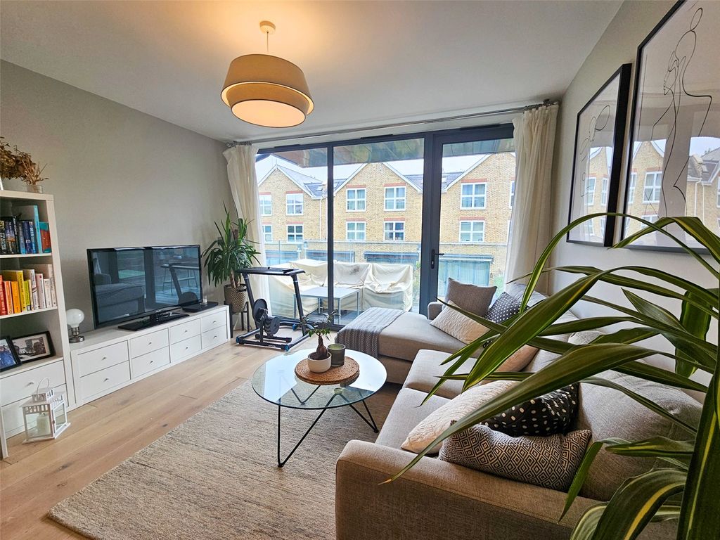 Property photo 2 of 8