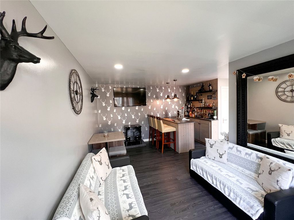 Property photo 3 of 41 Garden Room