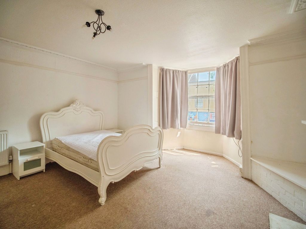 Property photo 3 of 16 Picture No. 02