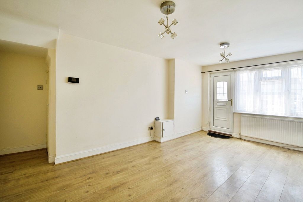 Property photo 3 of 17 Pbox-Img.Jpg