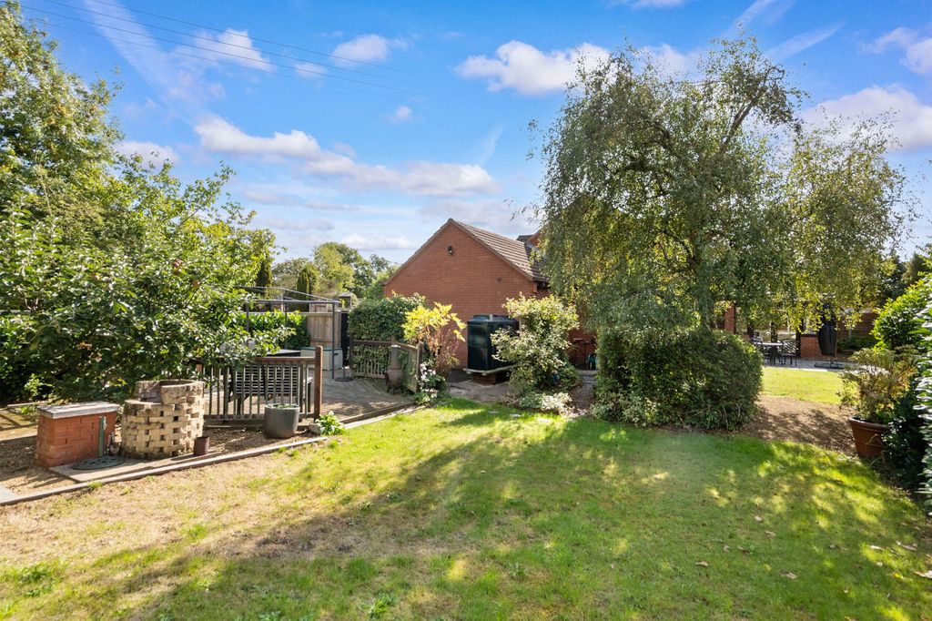 Property photo 2 of 19