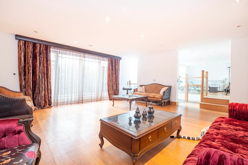 Property photo 3 of 36