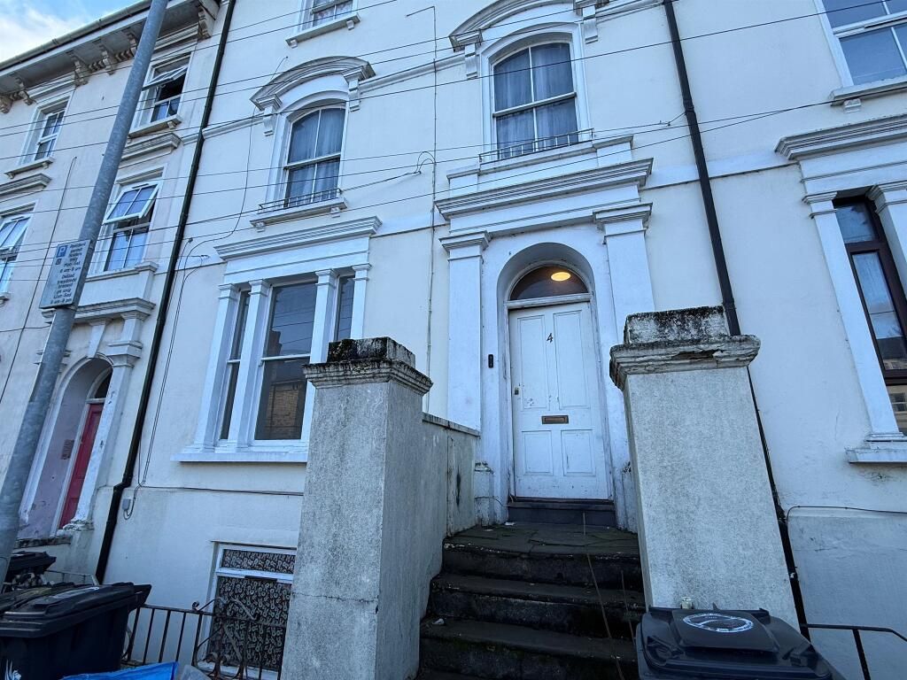 Property photo 1 of 2