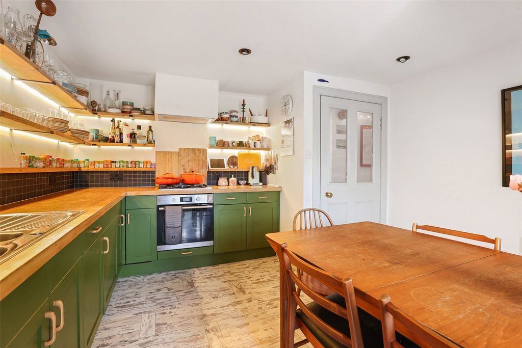 Additional image 6 of 2 bed flat for saleFlat 3, Tay Street, Perth PH1