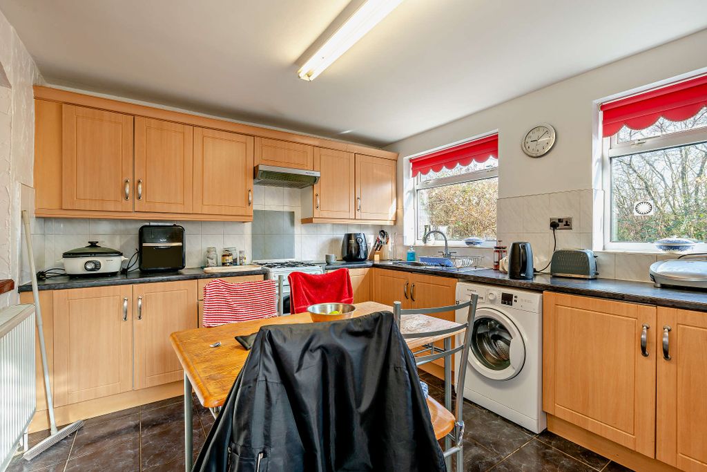 Property photo 2 of 24