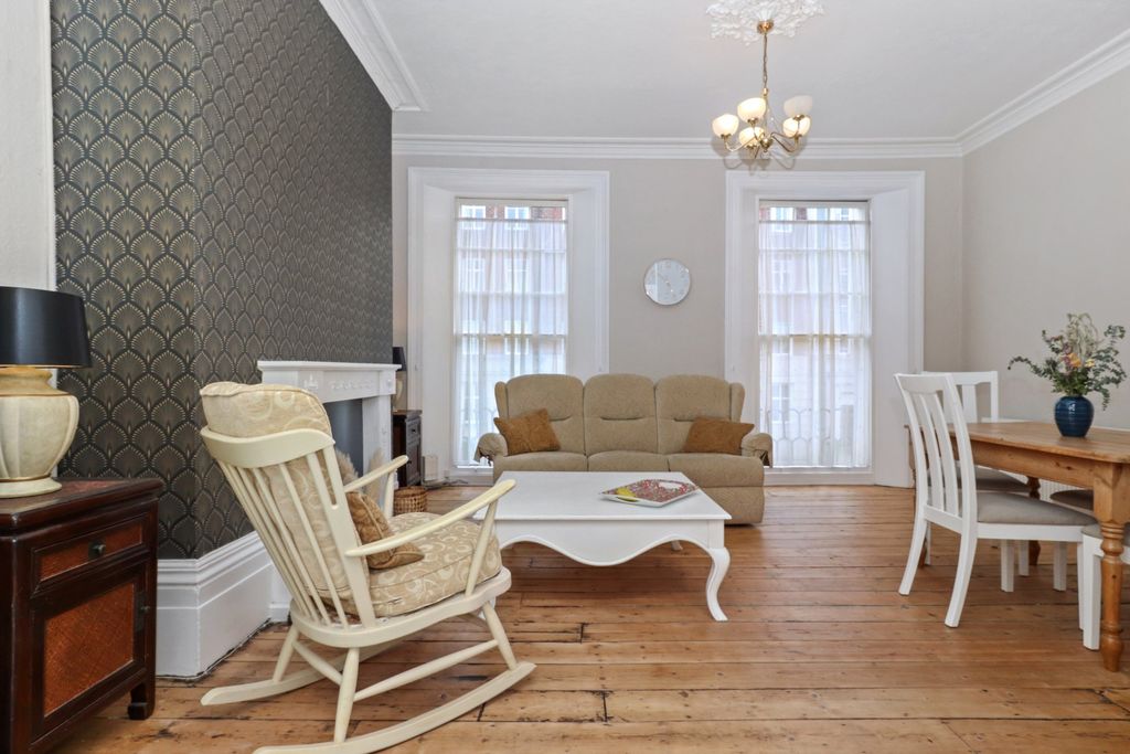 Property photo 3 of 13 622-Hr-3.Jpg