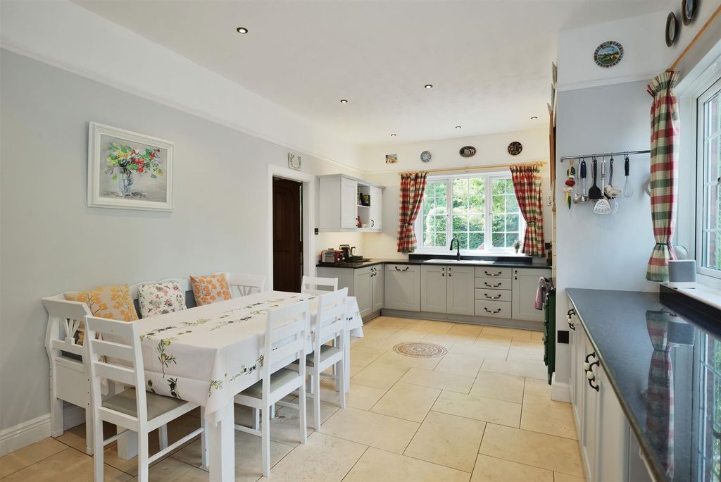 Property photo 2 of 50