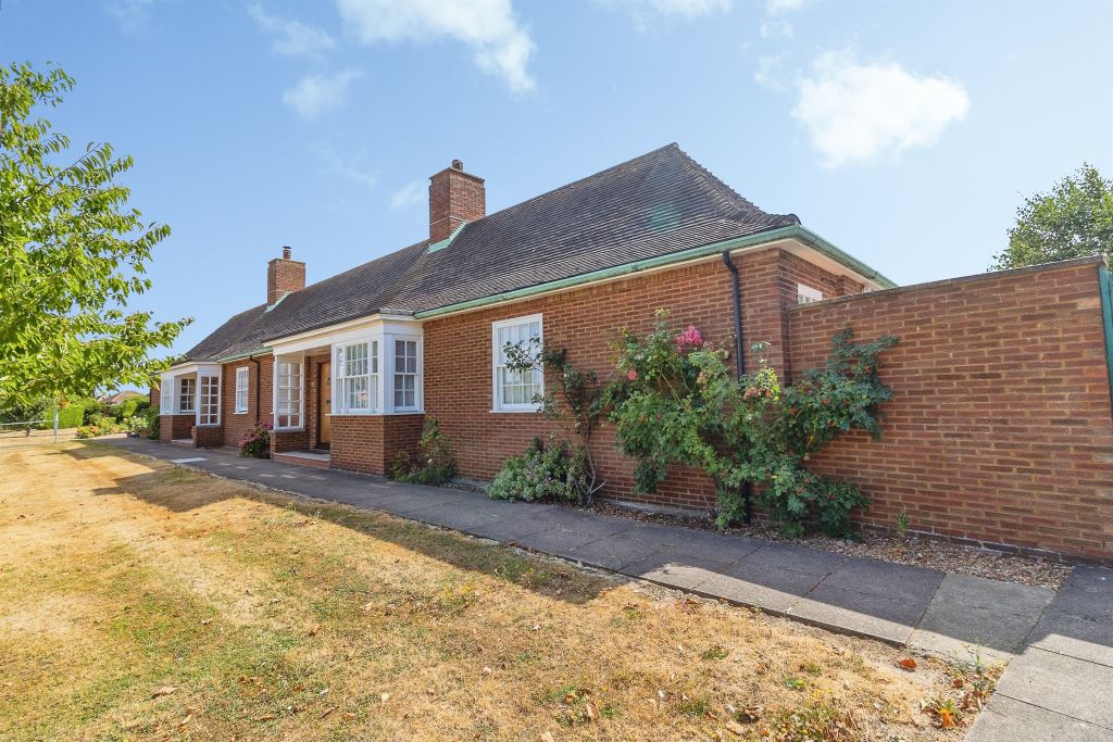 Property photo 3 of 23