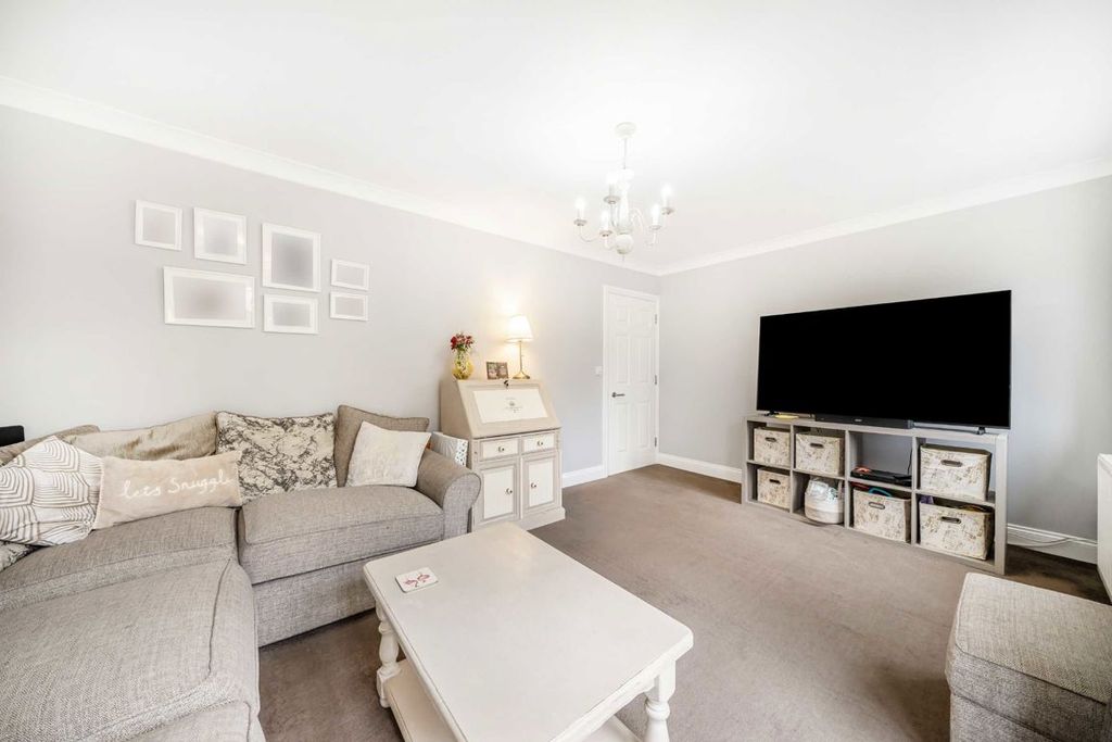 Property photo 2 of 7