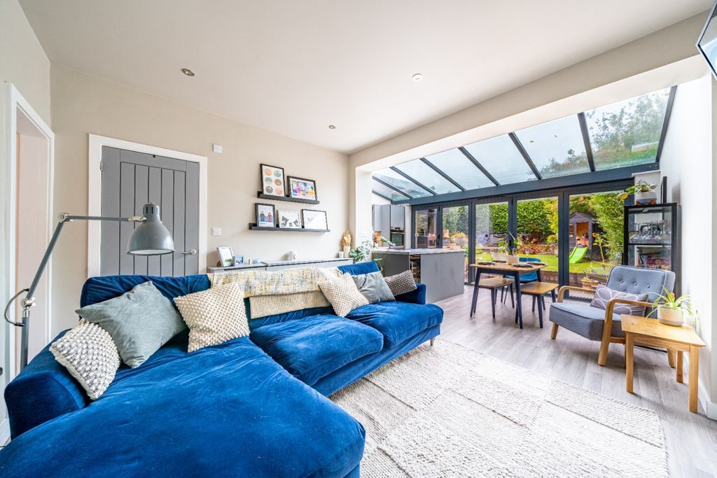 Property photo 2 of 39 4582144