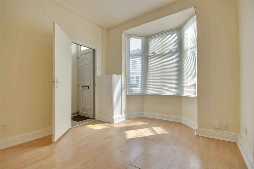 Property photo 3 of 15 1383Beaf-84Eb-4913-A49F-Df55Ad1D5Da3_1_201_A.Jpeg