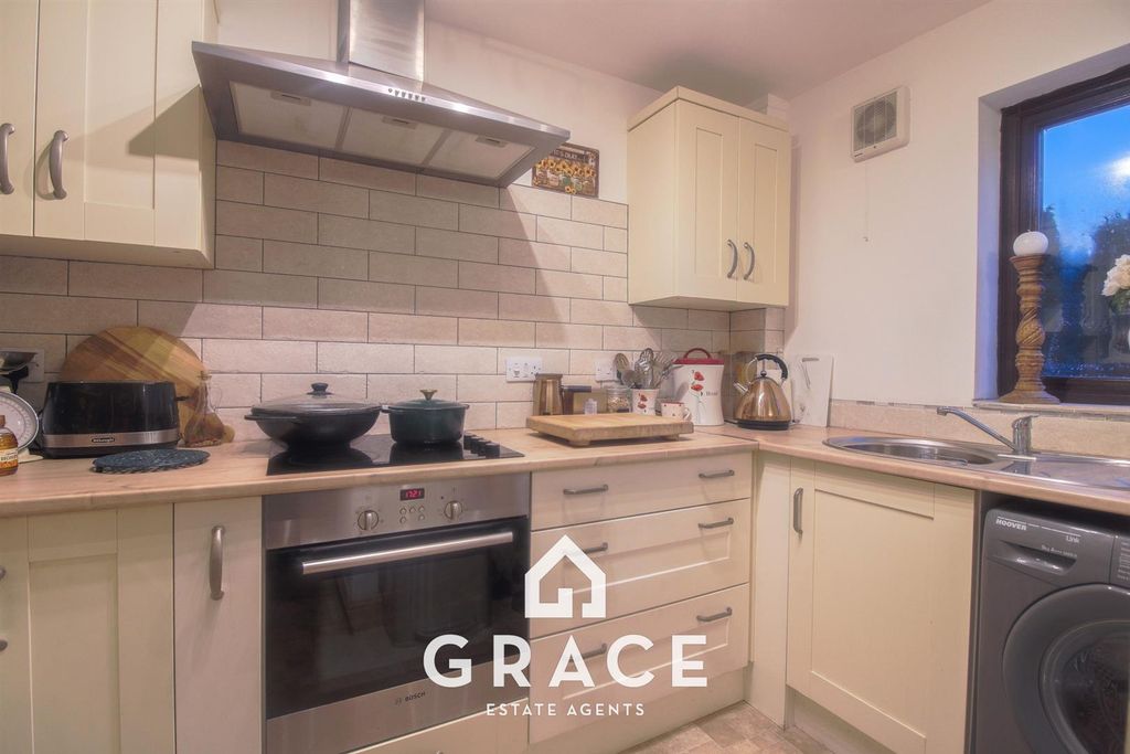 Property photo 3 of 16 Untitled_Hdr-20-2.Jpg