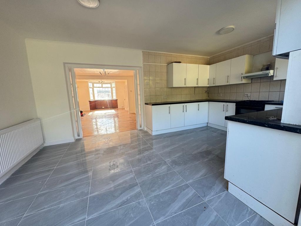 Property photo 1 of 13 Photo 2