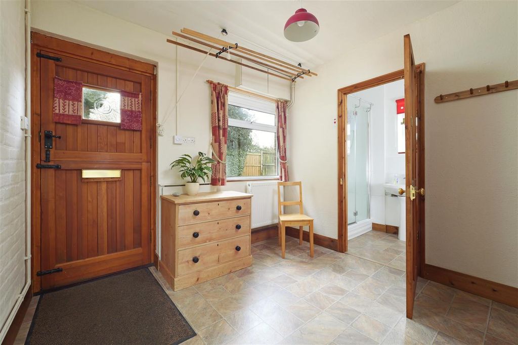 Property photo 3 of 32