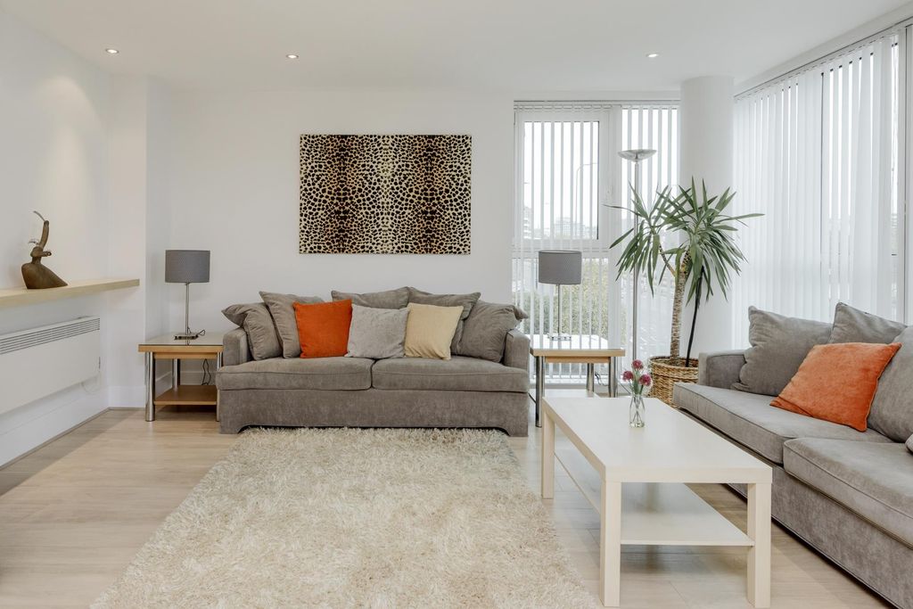 Property photo 3 of 20