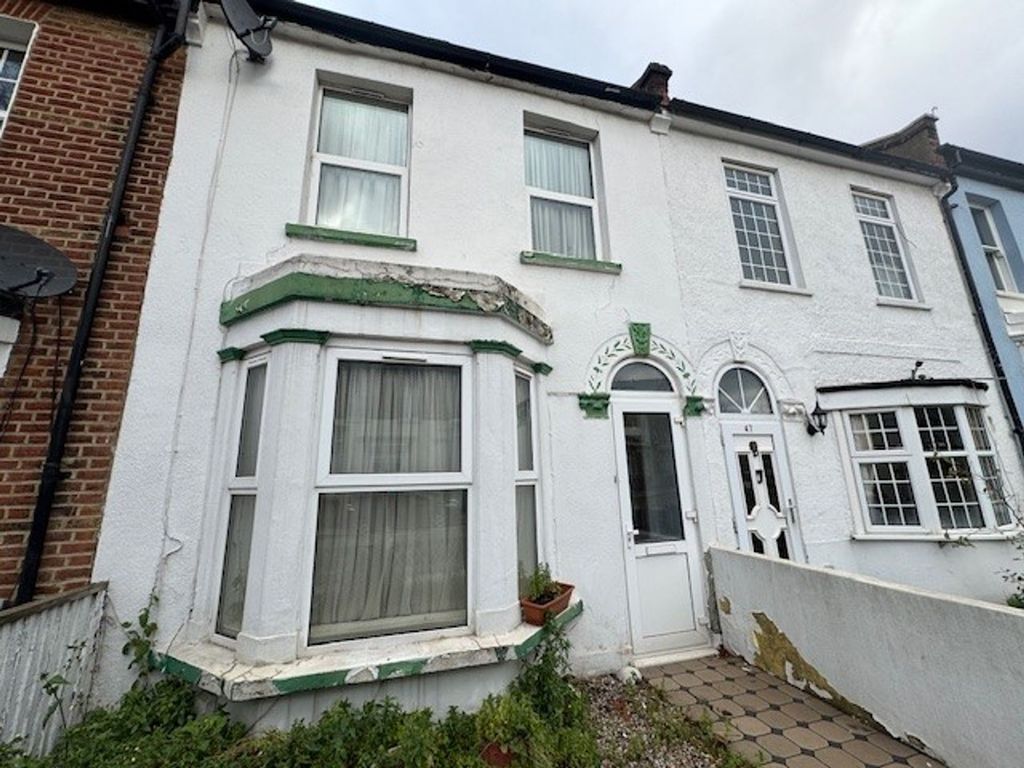 Property photo 1 of 2