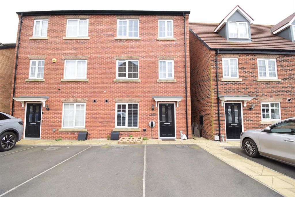 Property photo 1 of 23