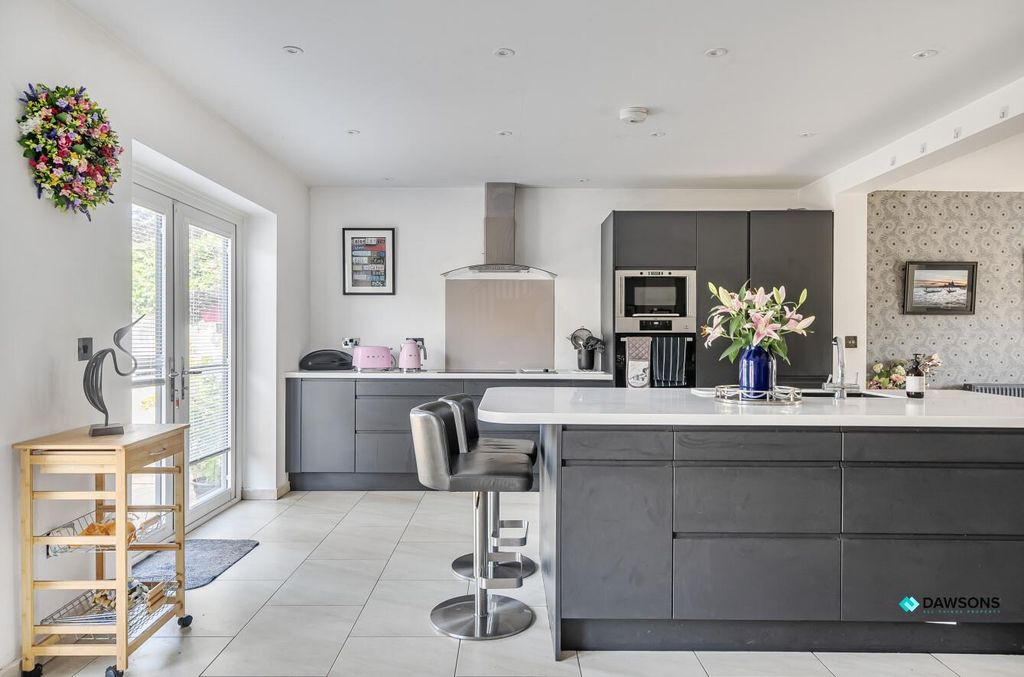 Property photo 2 of 36 A697020d-3938-4c30-945F-07Dd76F4Cf94.Jpg