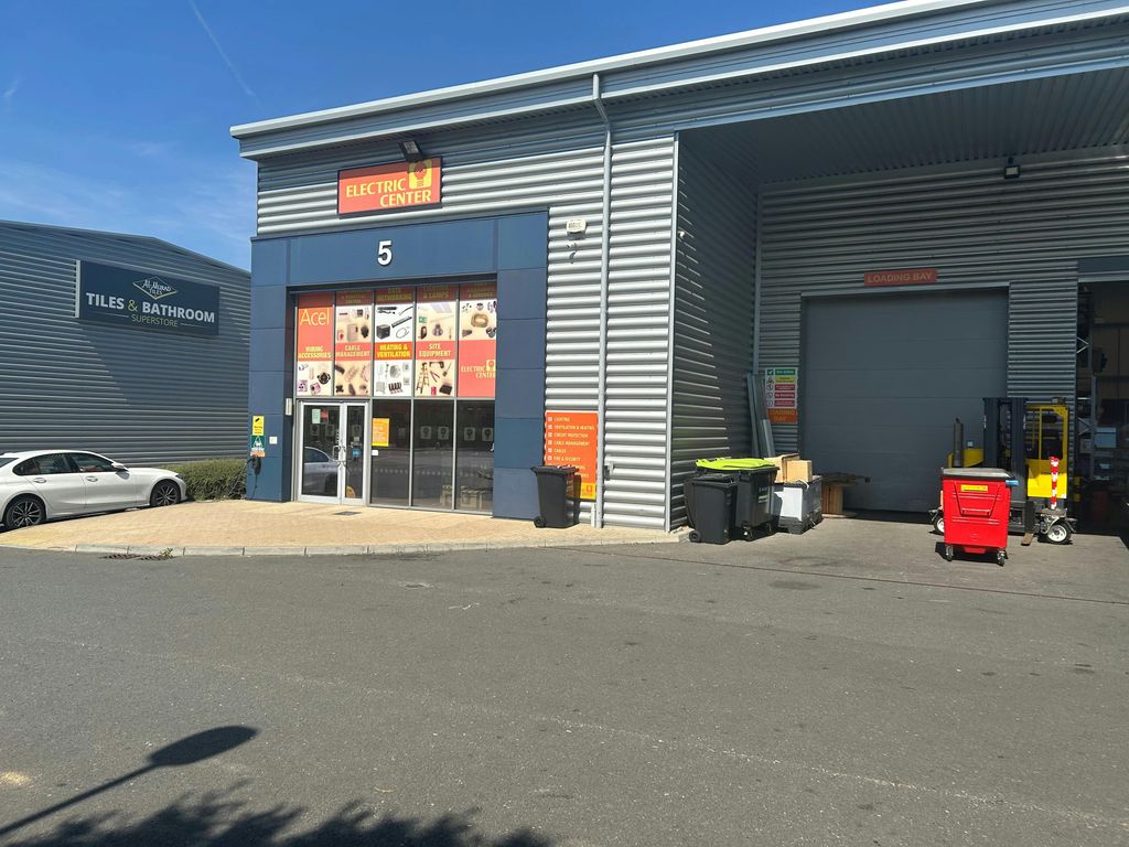 Property photo 1 of 2 Unit 5 Front 2.Jpg