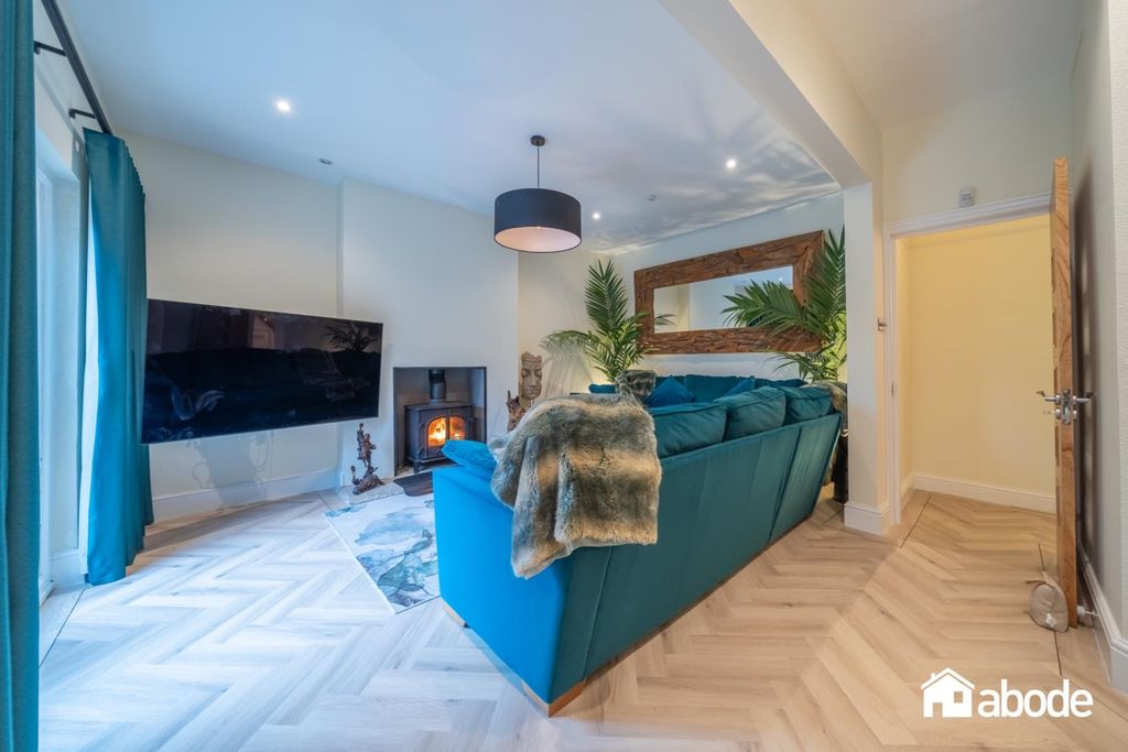 Property photo 2 of 46 Dsc08561-Hdr.Jpg