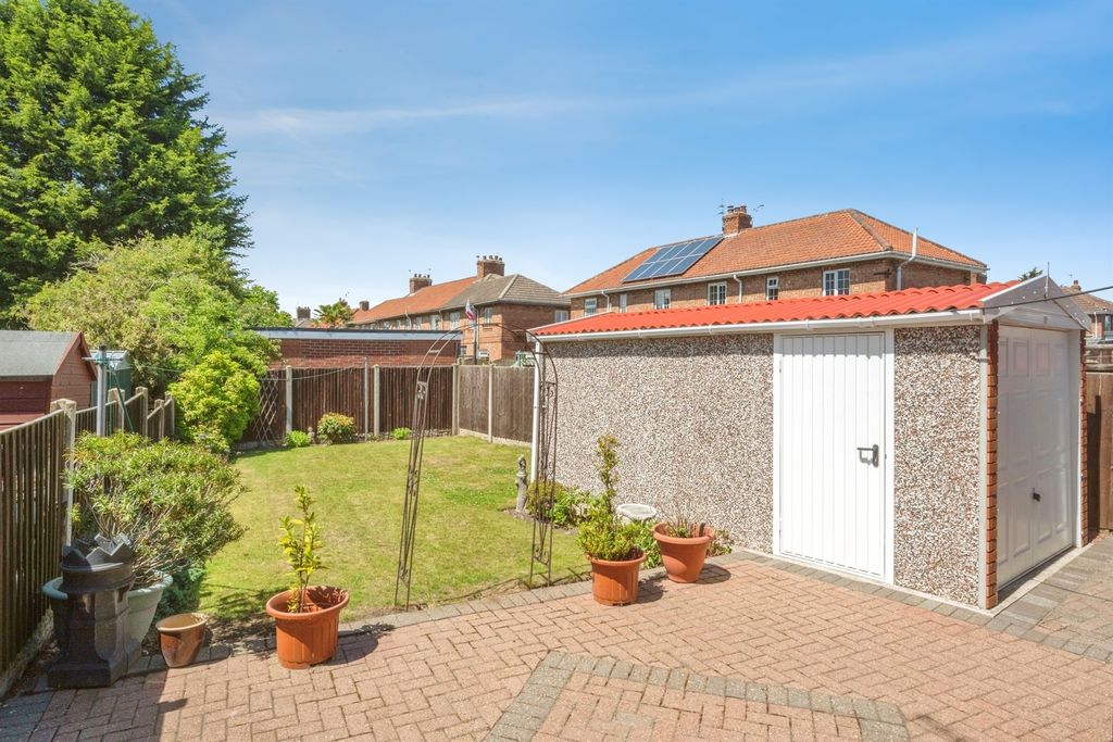 Property photo 2 of 13