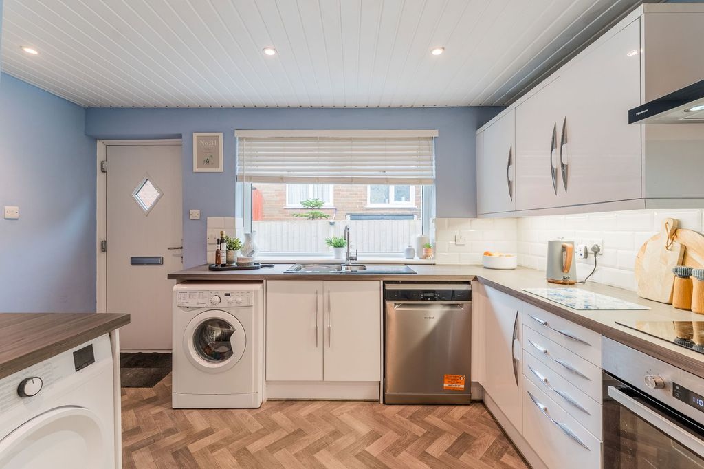 Property photo 2 of 16