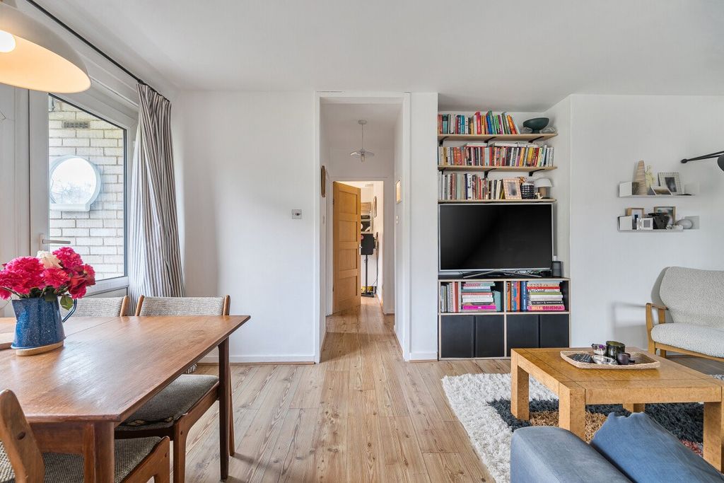 Property photo 1 of 19 Picture No. 08