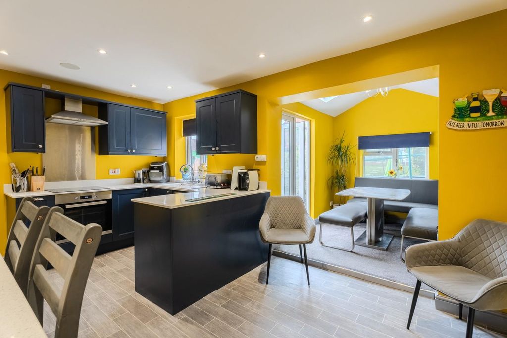 Property photo 2 of 14 Mount Road-5.Jpg