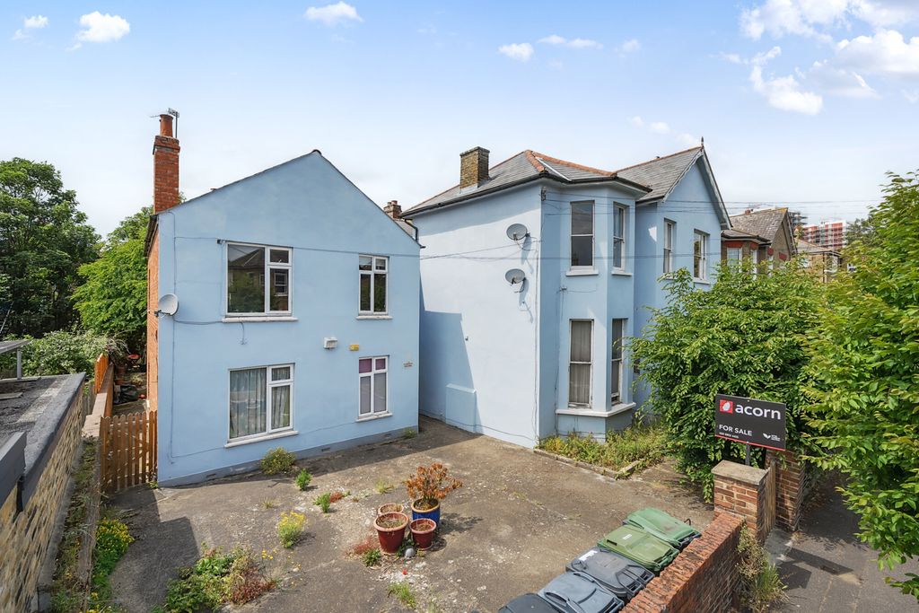 Property photo 2 of 17 External