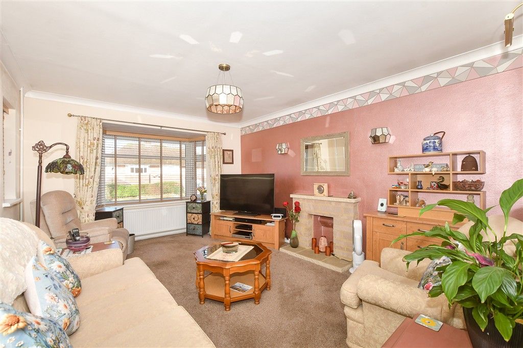 Property photo 2 of 10 Lounge