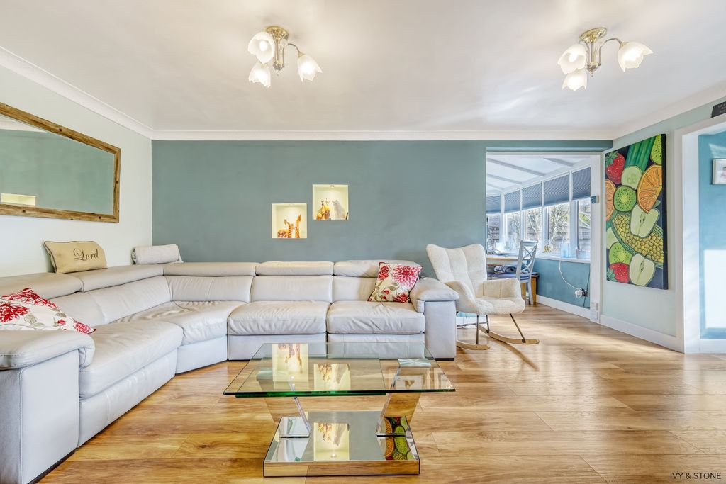 Property photo 2 of 32 4347094