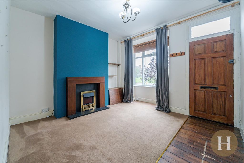 Property photo 2 of 30 Hadleigh Estate Agents-14.Jpg