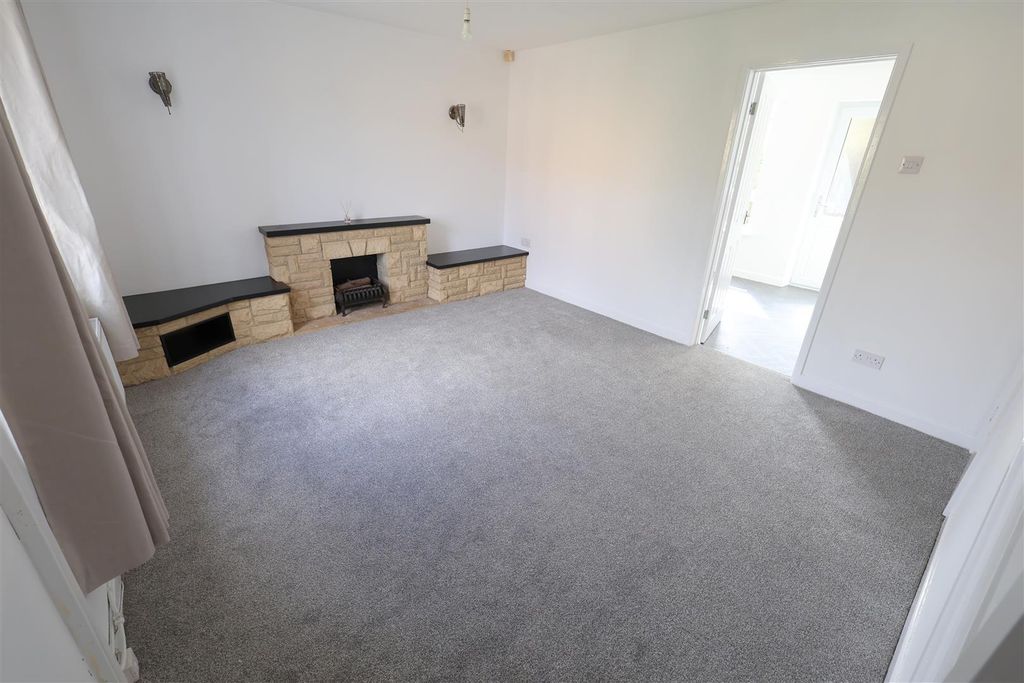 Property photo 2 of 24 Ld Lounge.Jpg