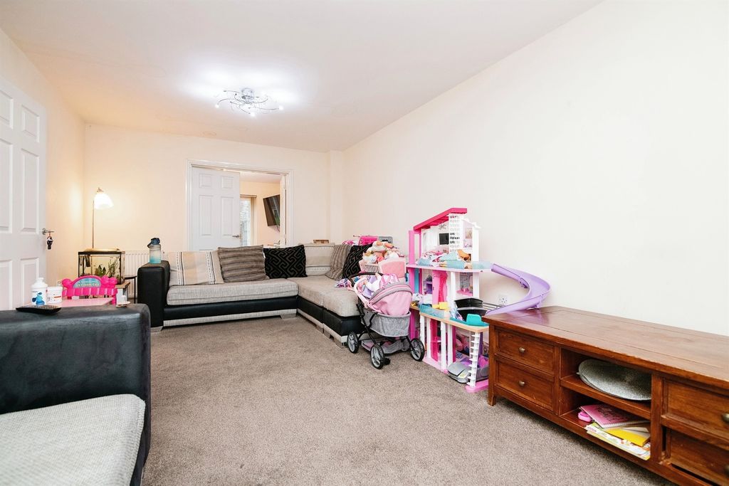 Property photo 2 of 15