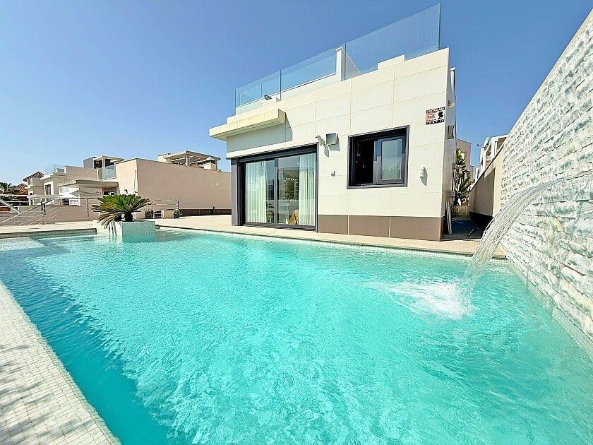 Property photo 2 of 50