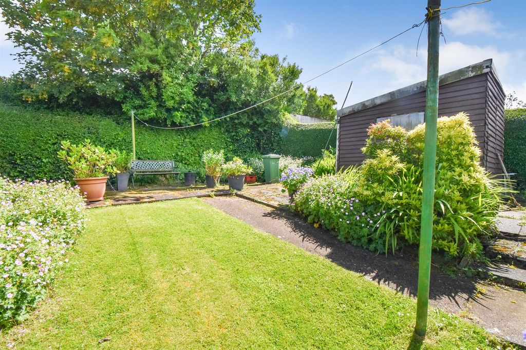 Property photo 3 of 20 Garden