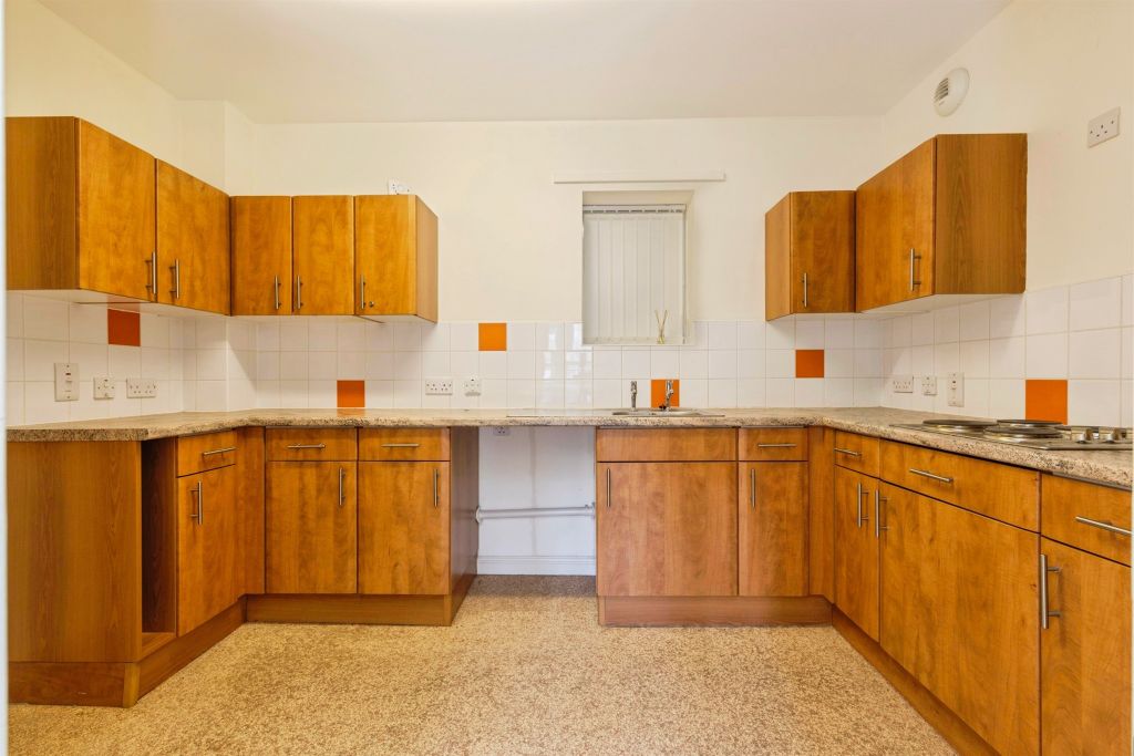 2 bed flat for saleHartfields, Hartlepool TS26 photo 5