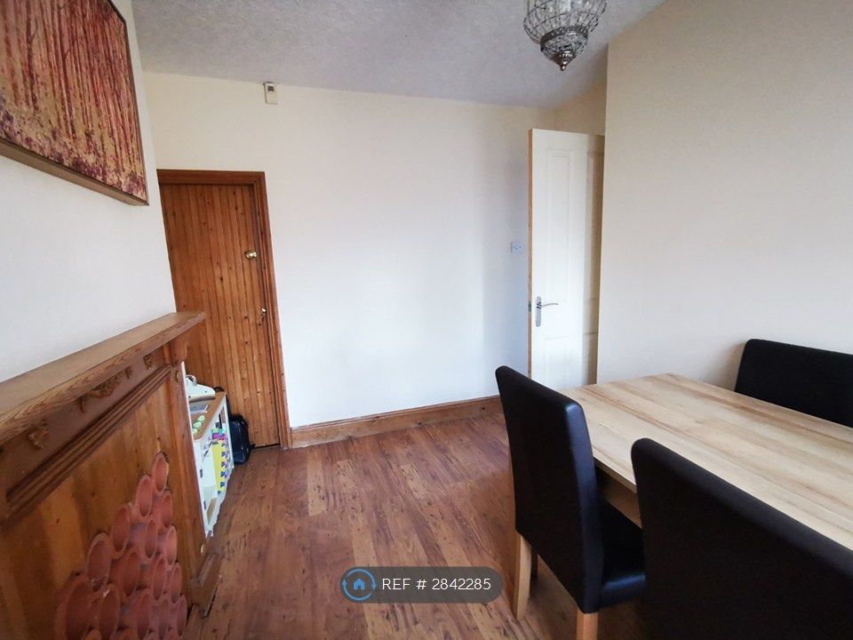 Property photo 3 of 9 Dinning Room