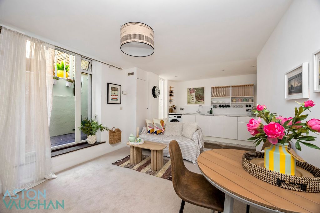 Property photo 3 of 15 5117033