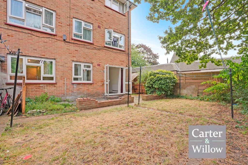 Property photo 2 of 11