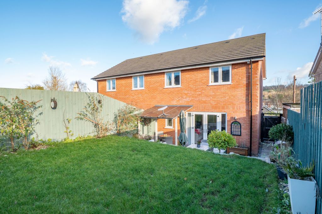 Property photo 2 of 25