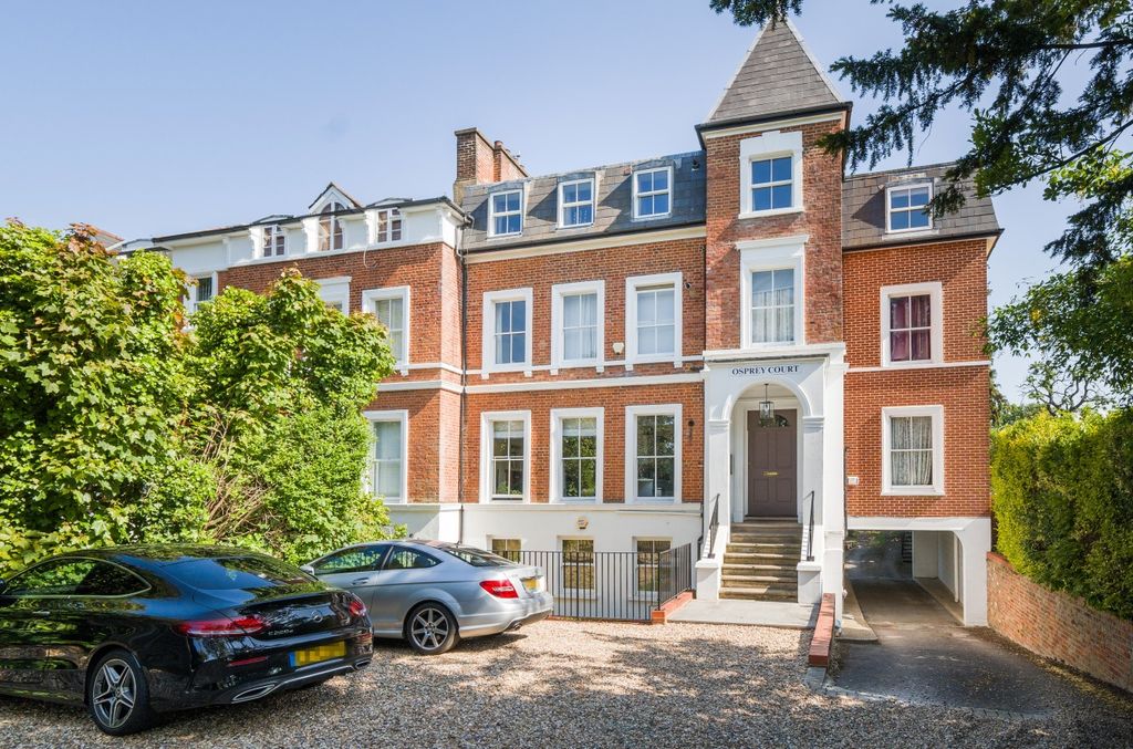 Property photo 1 of 9 988157 (1)