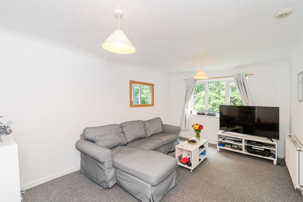 Property photo 2 of 14