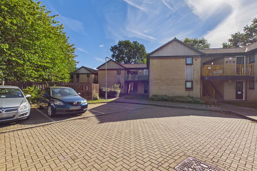 Property photo 1 of 11